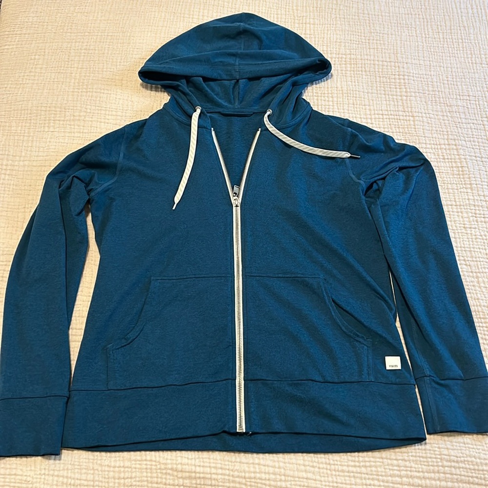 Vuori halo performance hoodie 2.0 size small EUC!